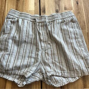 H&M Tan Cargo Shorts with Relaxed Fit
